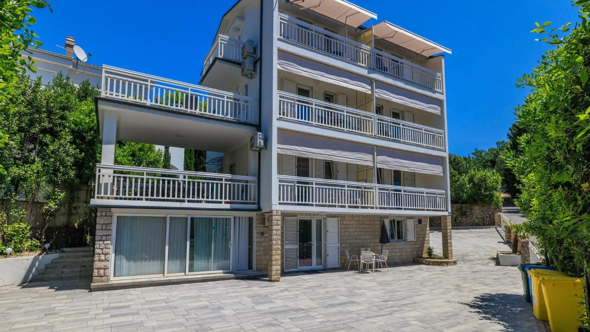 Podvezanec Apartment Dramalj