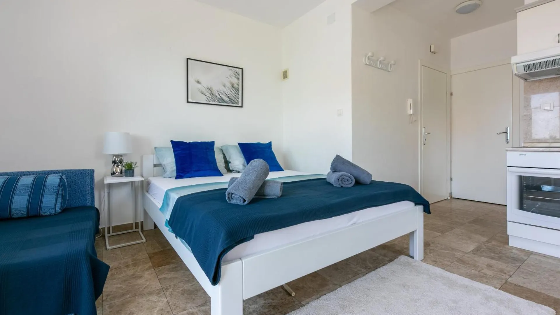 Podvezanec Apartment Dramalj
