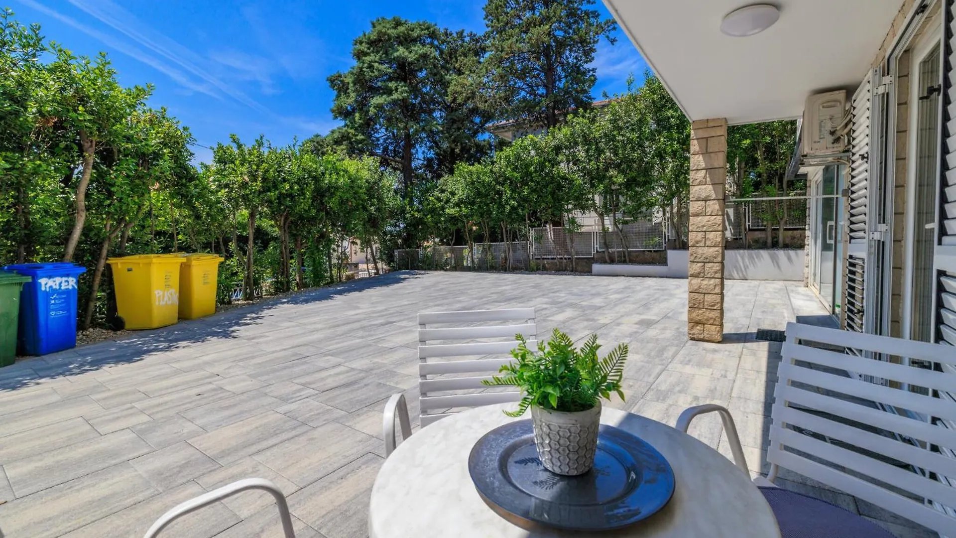 Podvezanec Apartment Dramalj Croatia